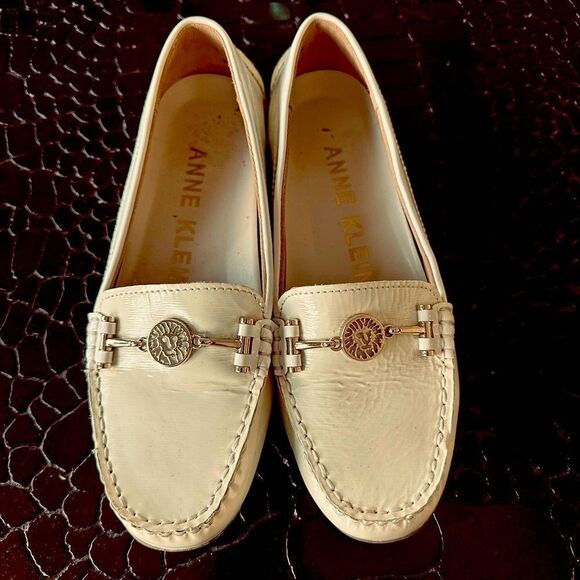 Ann Klein Akhulia white, slip on loafers. - Picture 1 of 8